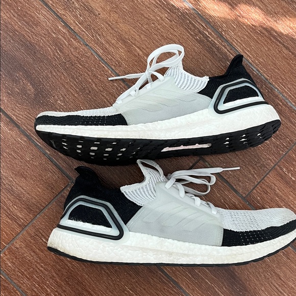 Adidas Boost - Picture 7 of 9